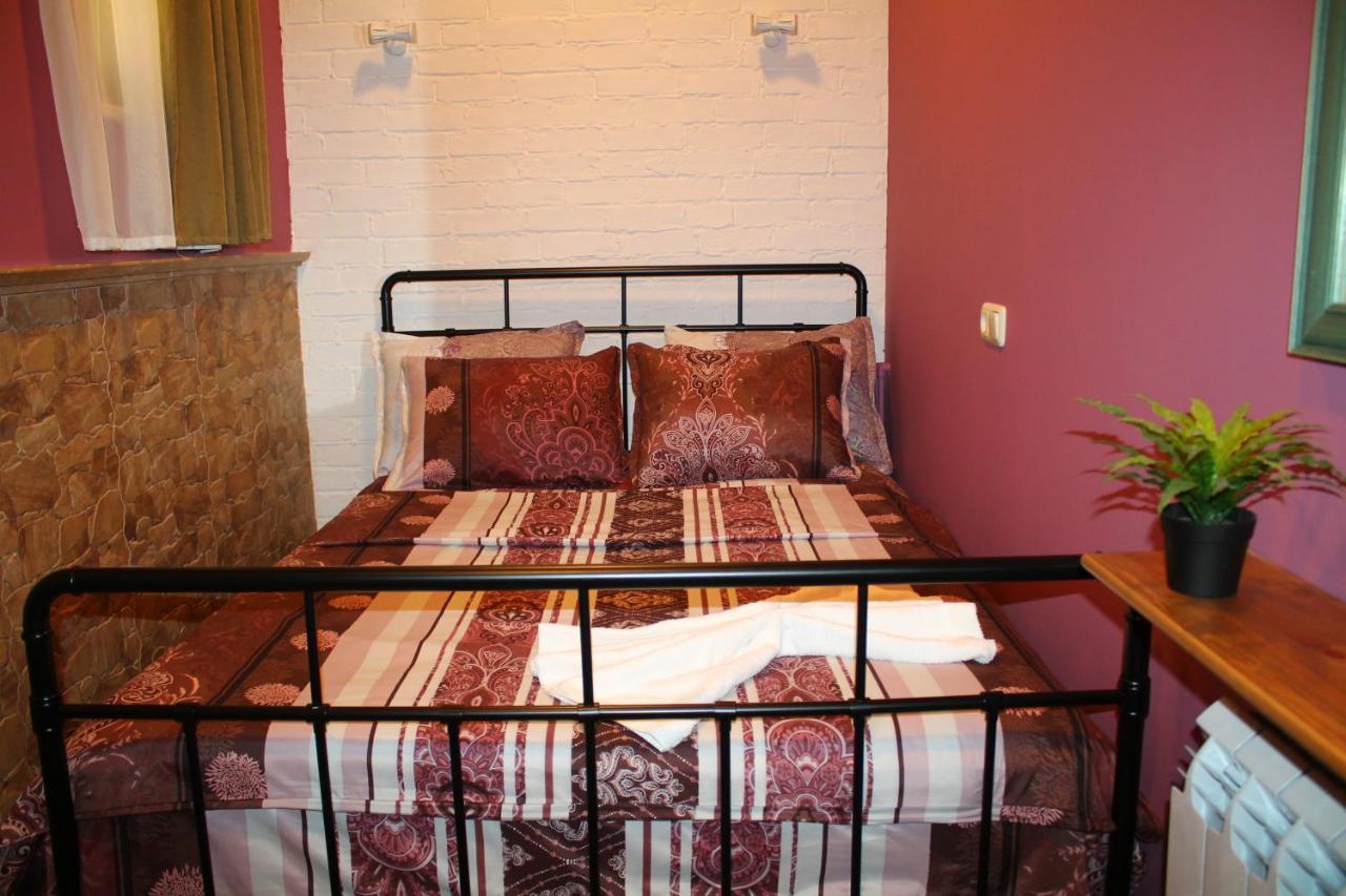 Retro Hostel & Tours Єреван Екстер'єр фото