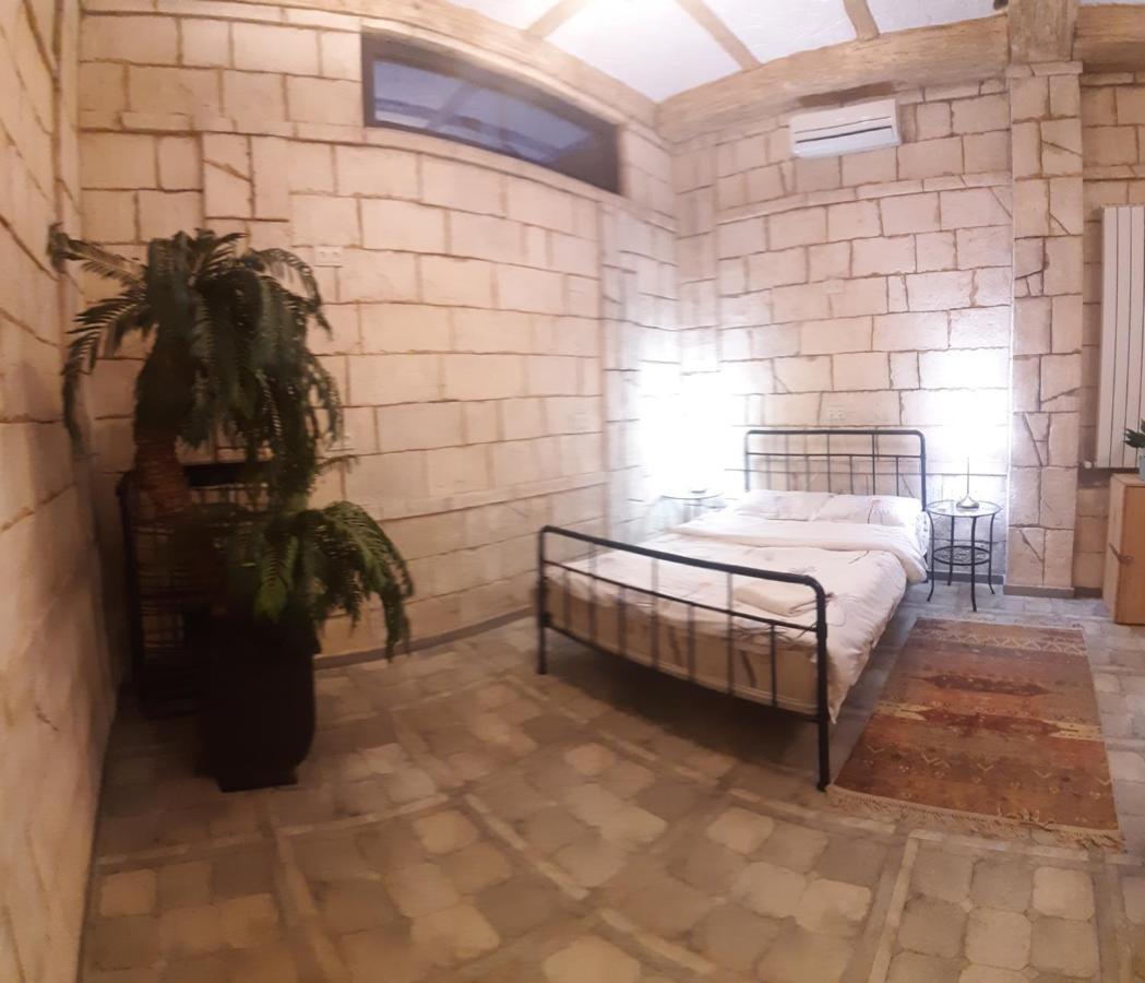 Retro Hostel & Tours Єреван Екстер'єр фото