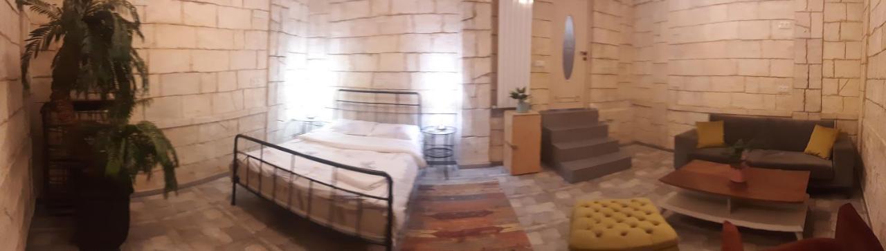 Retro Hostel & Tours Єреван Екстер'єр фото