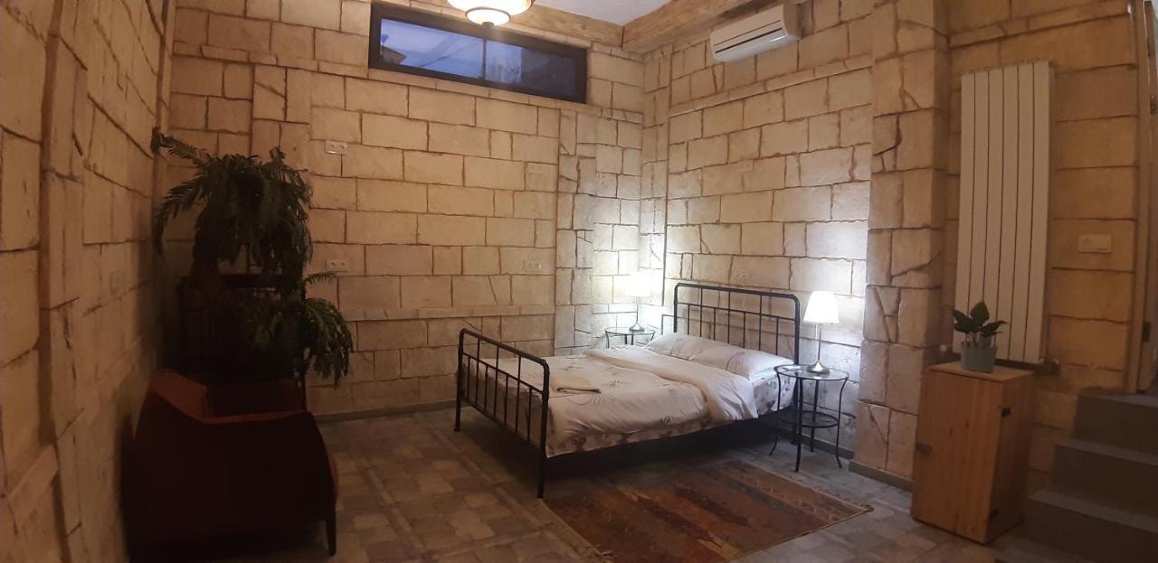 Retro Hostel & Tours Єреван Екстер'єр фото