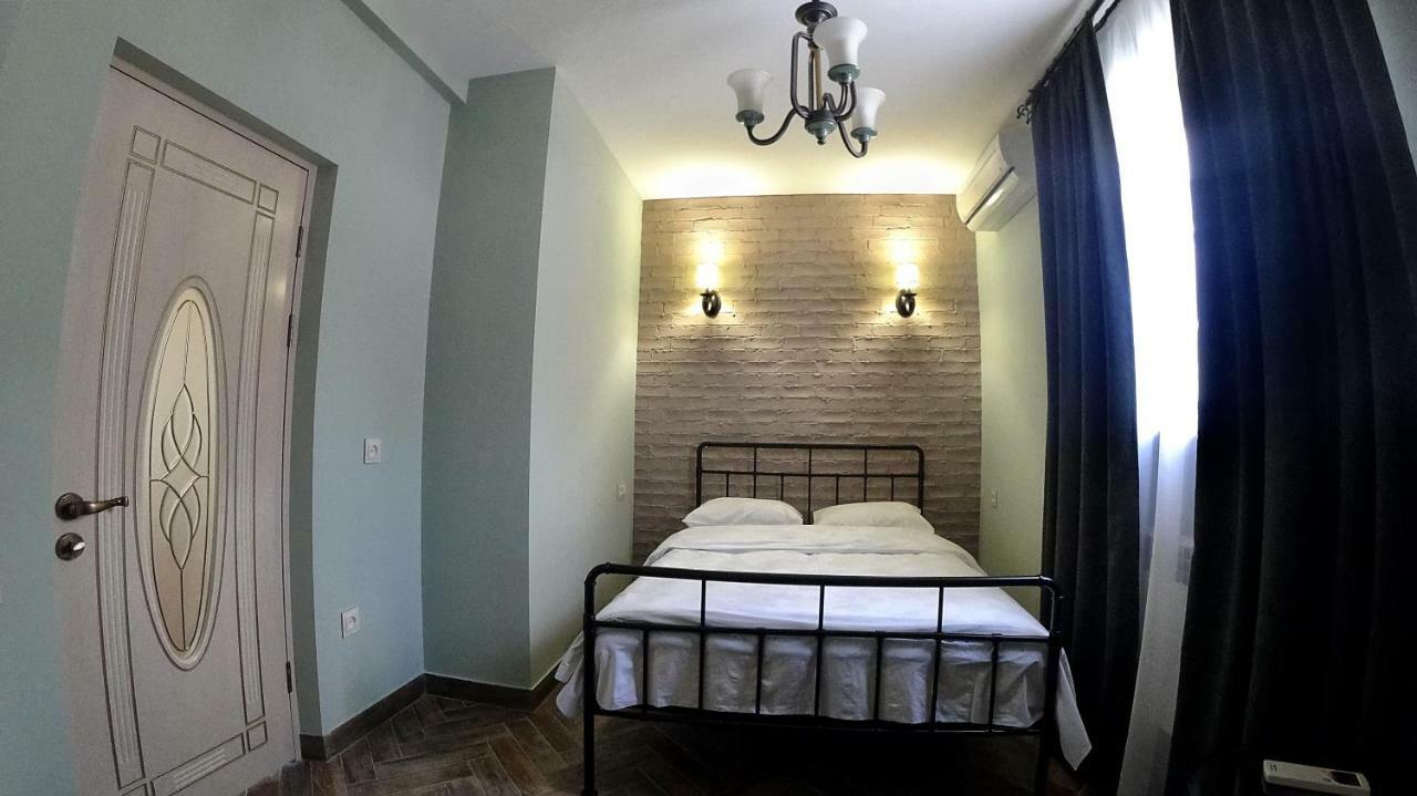 Retro Hostel & Tours Єреван Екстер'єр фото