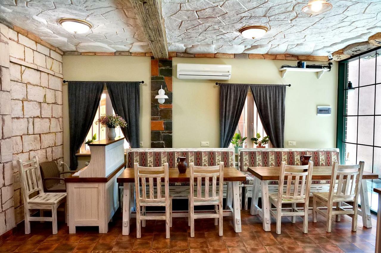 Retro Hostel & Tours Єреван Екстер'єр фото