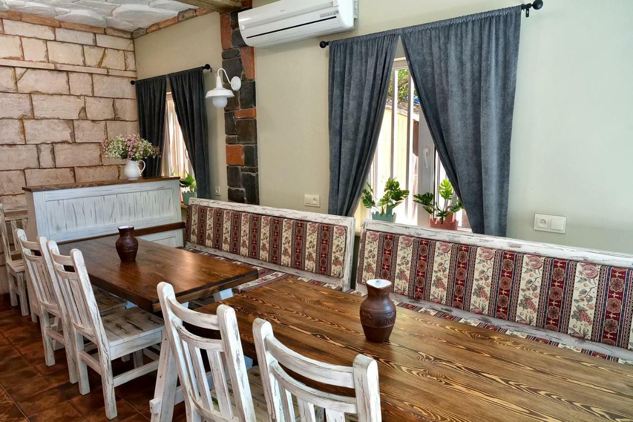 Retro Hostel & Tours Єреван Екстер'єр фото